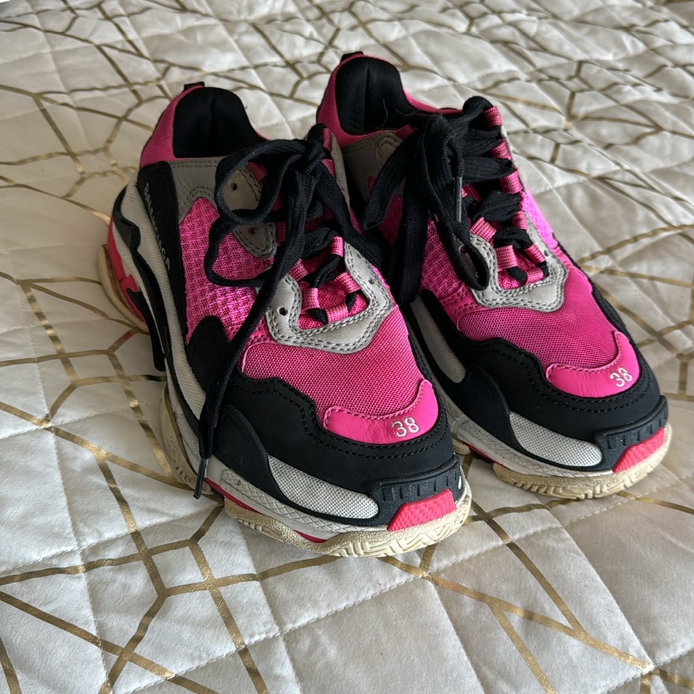 Authentic Balenciaga triple sneaker size 8